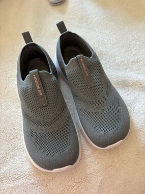 Hobibear Grey Slip-On Knit Sneakers with White Sole